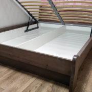 Купить двуспальную деревянную кровать с подъёмным механизмом в Донецке