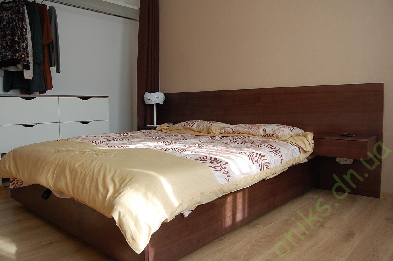 Кровать двуспальная с подвесными тумбами в Донецке